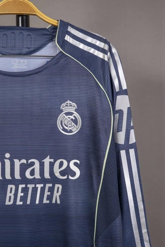طقم ريال مدريد الاحتياطي 2026/2025