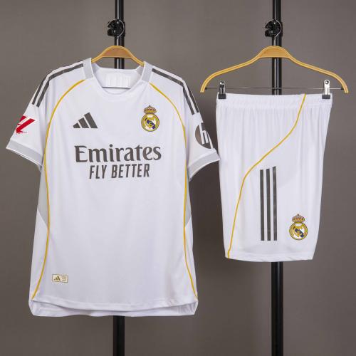 طقم ريال مدريد الاساسي 2025/22026