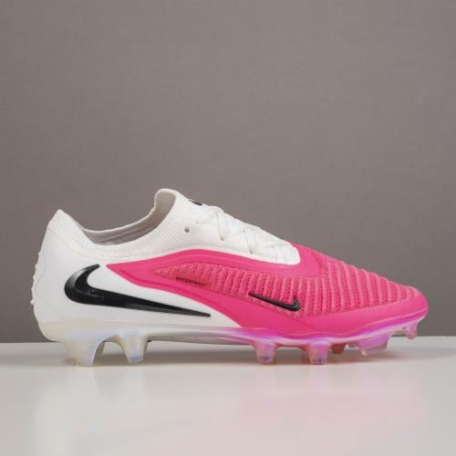 جزمة كرة قدم Nike