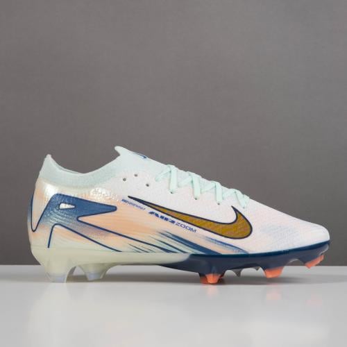 جزمة كرة قدم Nike