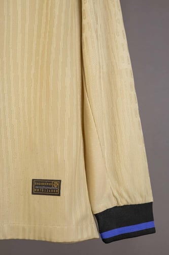 طقم برشلونة الاساسي كم طويل 2026/2025