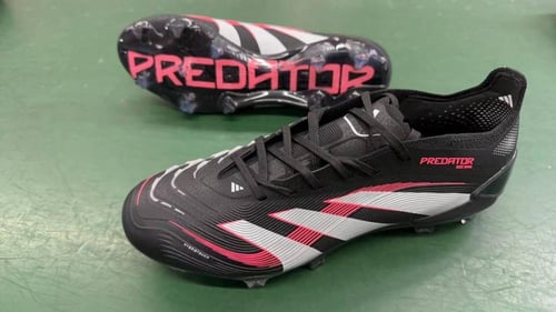 جزمة كرة قدم adidas