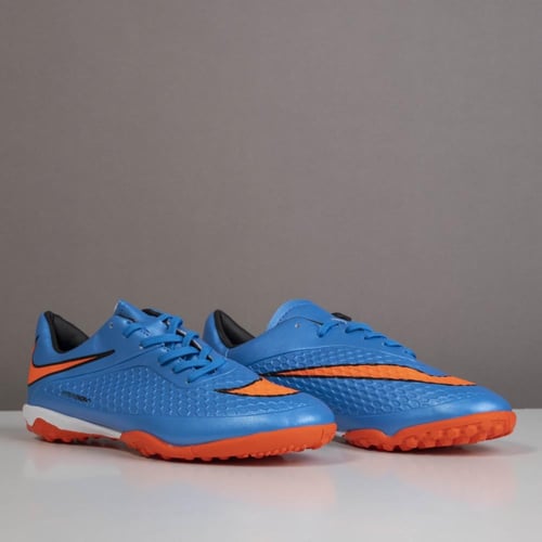 جزمة كرة قدم Adidas