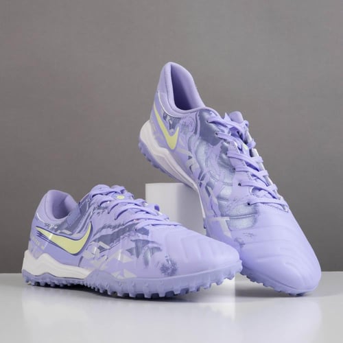 جزمة كرة قدم Nike