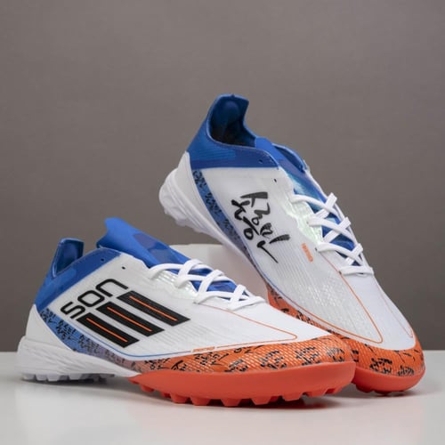 جزمة كرة قدم Adidas