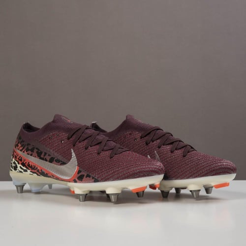 جزمة كرة قدم Nike