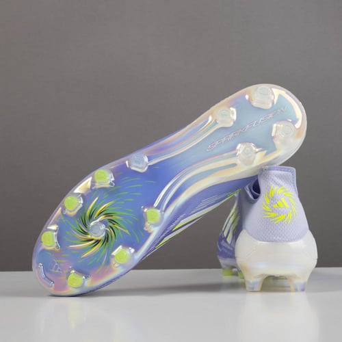 جزمة كرة قدم Adidas