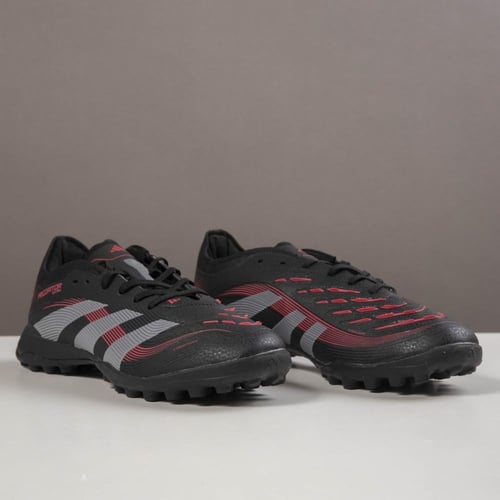 جزمة كرة قدم Adidas