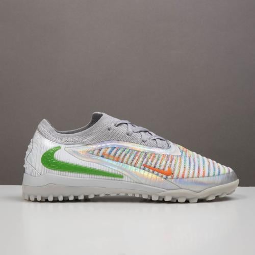 جزمة كرة قدم Nike