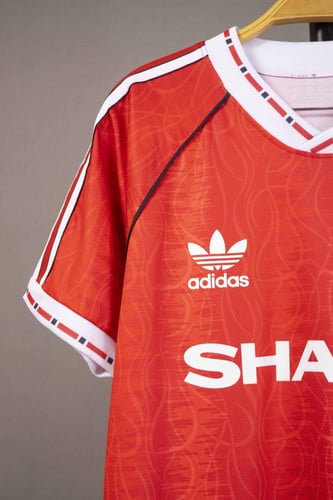 طقم مانشيستر يونايتد كلاسيكي 1991