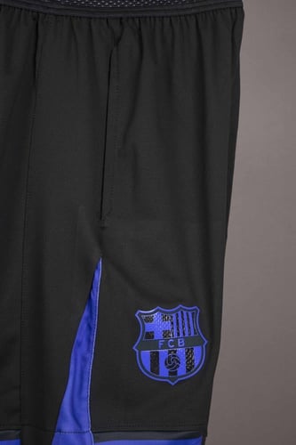 طقم برشلونة الاحتياطي 2025/2026