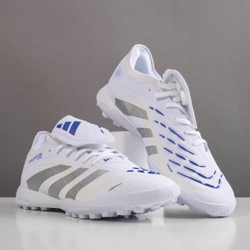 جزمة كرة قدم Adidas