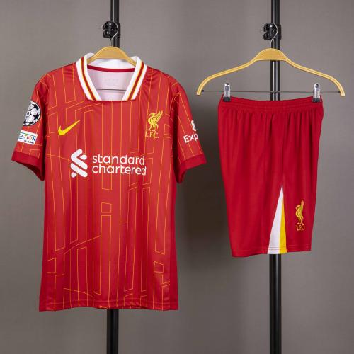 طقم ليفربول الاساسي 2024/2025