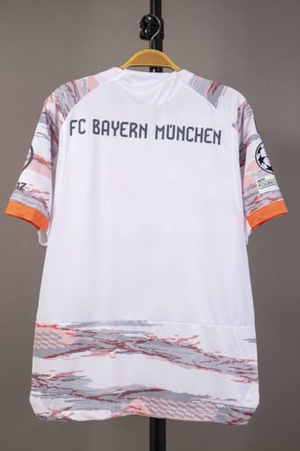 طقم بايرن ميونخ الاحتياطي 2025/2026