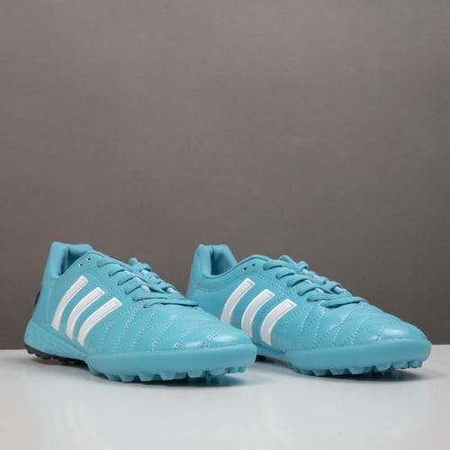 جزمة كرة قدم Adidas