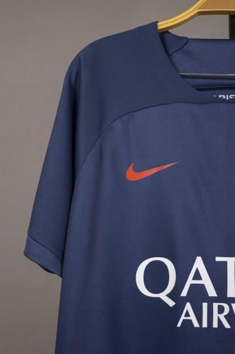 طقم باريس الاساسي 2024/2025