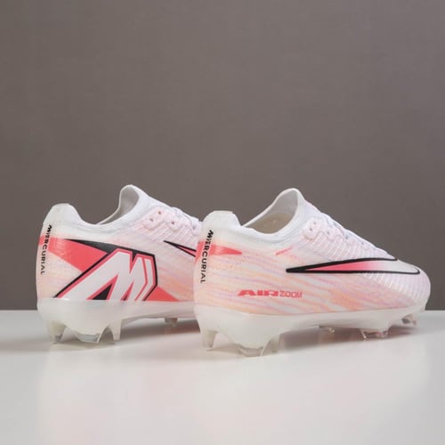 جزمة كرة قدم Nike