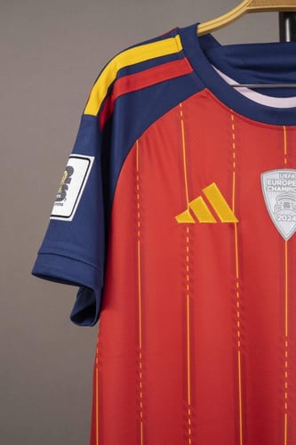 طقم منتخب ااسبانيا 2025/2026