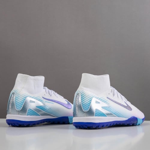 جزمة كرة قدم Nike