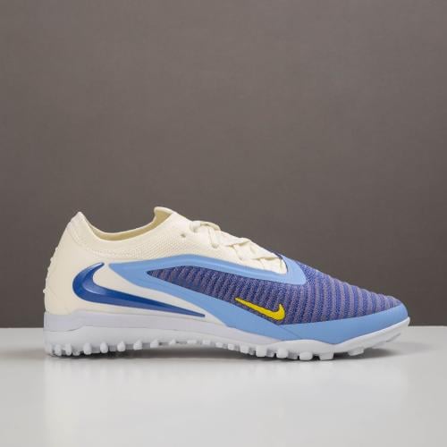 جزمة كرة قدم Nike
