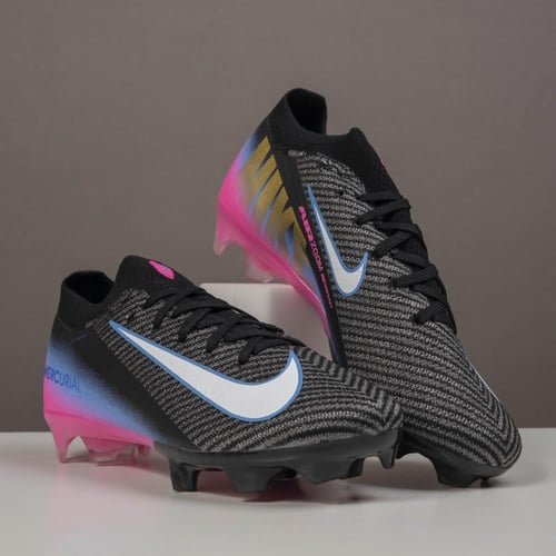 جزمة كرة قدم Nike