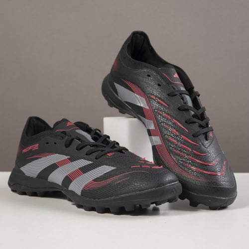 جزمة كرة قدم Adidas