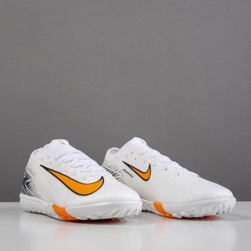 جزمة كرة قدم Nike