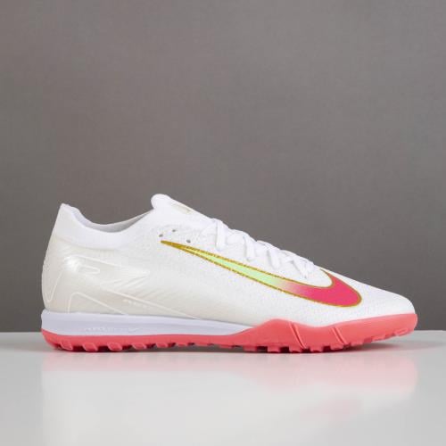جزمة كرة قدم Nike