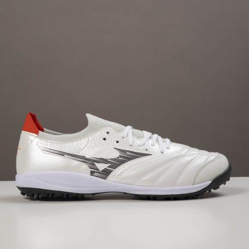 جزمة كرة قدم Mizuno