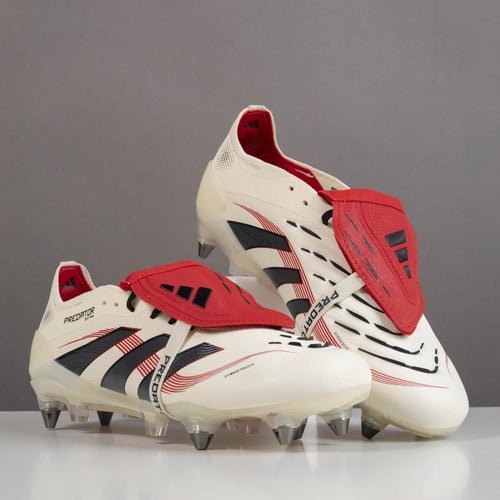 جزمة كرة قدم Adidas