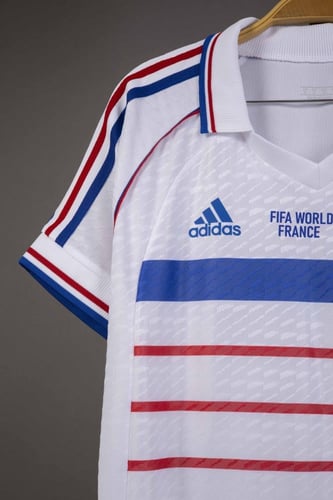 طقم منتخب فرنسا الاحتياطي 1998