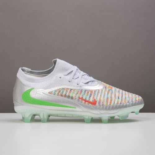 جزمة كرة قدم Nike