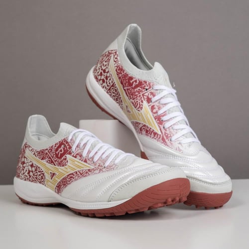 جزمة كرة قدم Mizuno