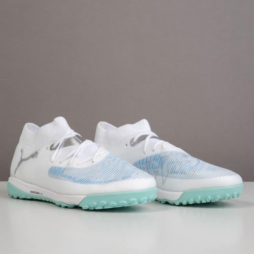 جزمة كرة قدم Puma