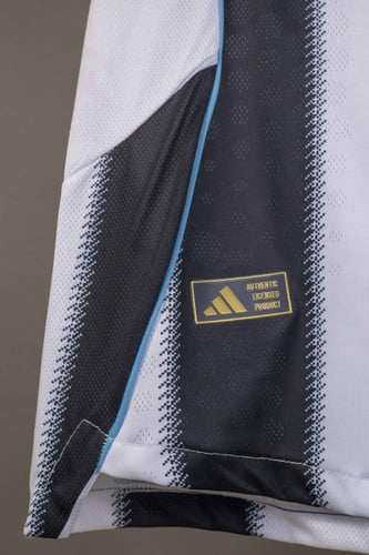 قميص نيوكاسل الاساسي 2025/2026