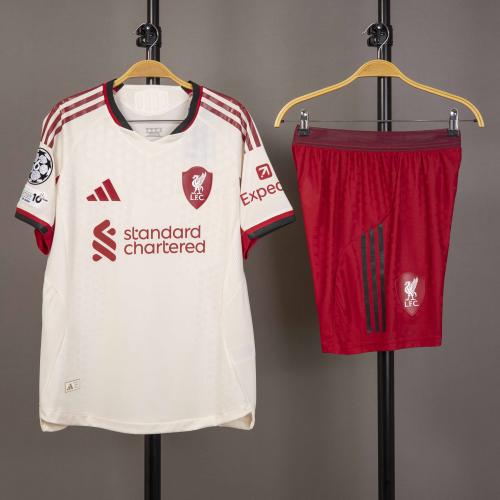 طقم ليفربول الاحتياطي 2025/2026
