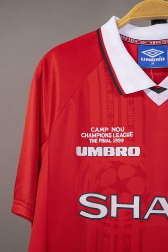 قميص مانشستر يونايتد 1999 - بيكيهام 7