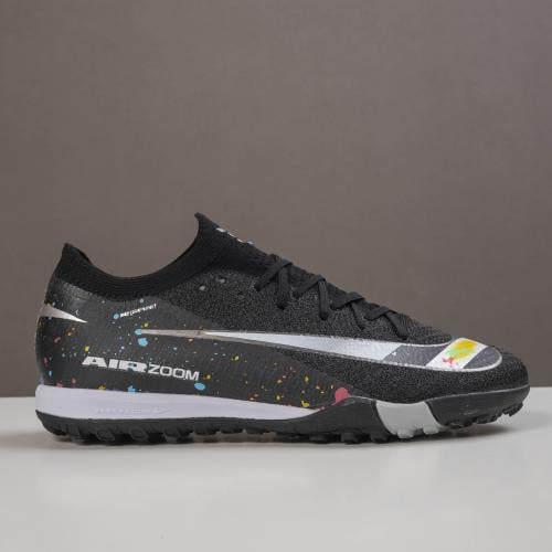 جزمة كرة قدم Nike