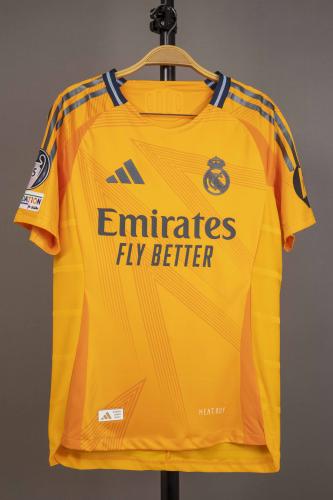 قميص ريال مدريد الاحتياطي 2025/2024