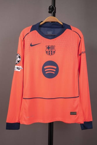 طقم برشلونة الاحتياطي كم طويل 2026/2025