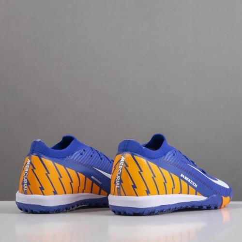 جزمة كرة قدم Nike