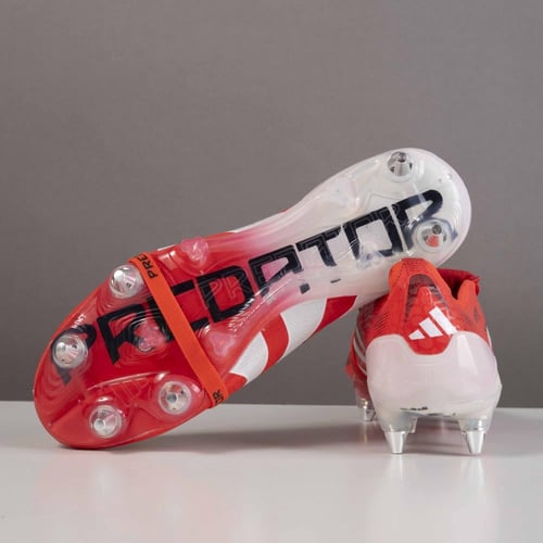 جزمة كرة قدم Adidas