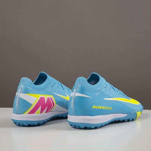 جزمة كرة قدم Nike