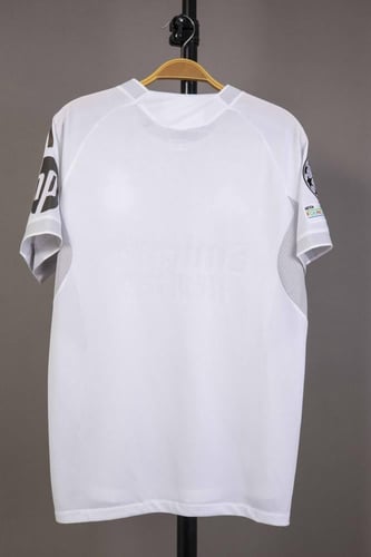 طقم ريال مدريد الاساسي 2025/2026