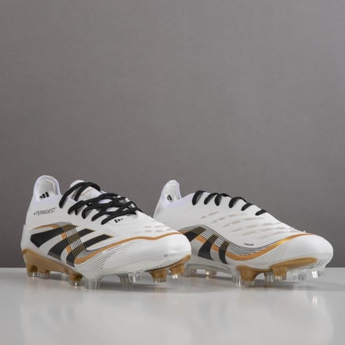 جزمة كرة قدم adidas