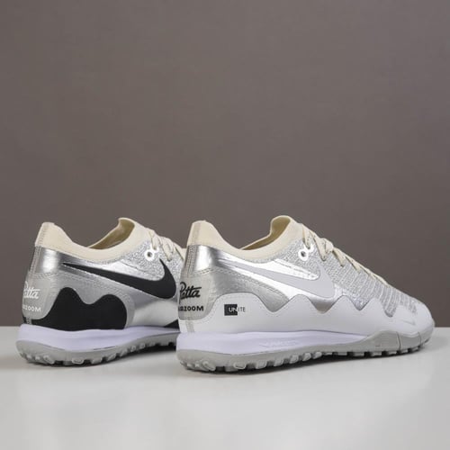 جزمة كرة قدم Nike