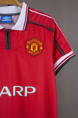 طقم مانشستر يونايتد 1998