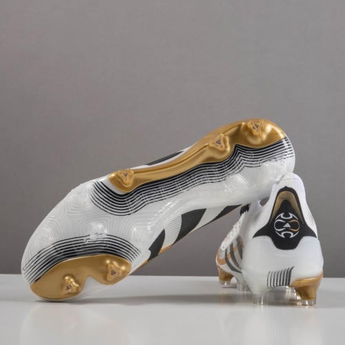 جزمة كرة قدم adidas