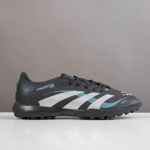 جزمة كرة قدم Adidas