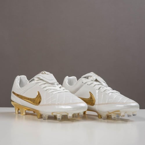 جزمة كرة قدم Nike